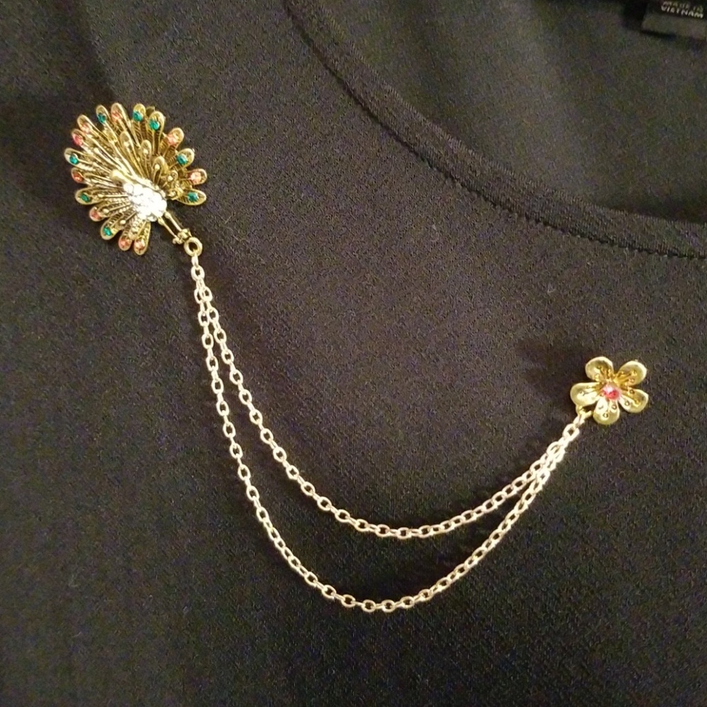 Peacock brooch/pin.